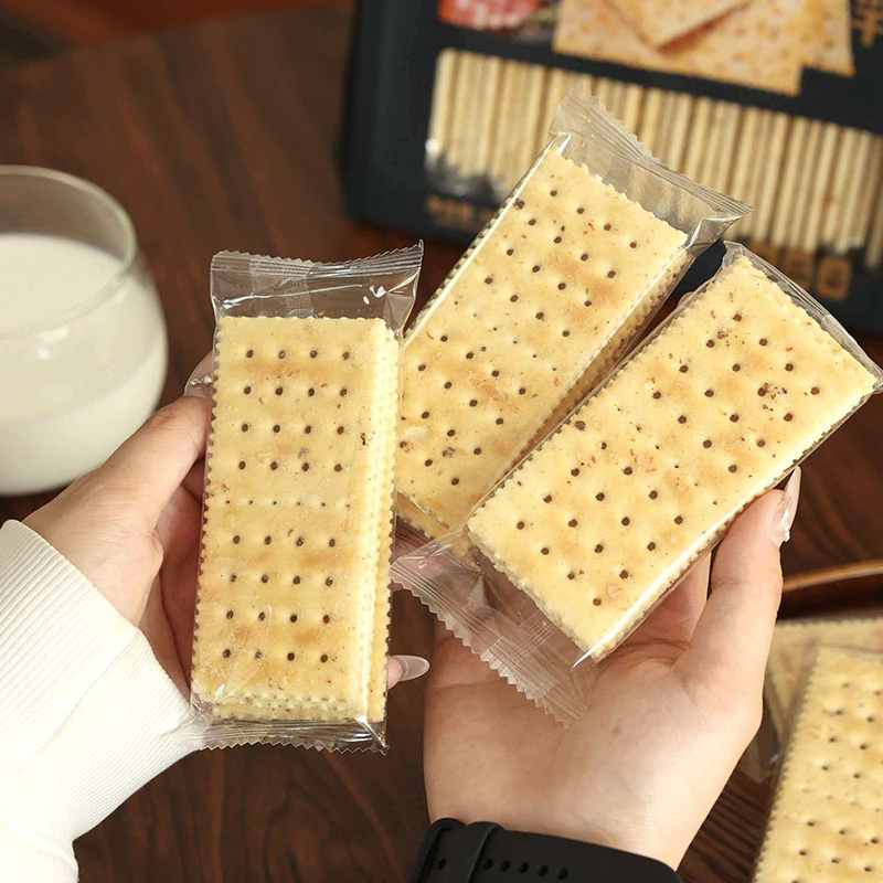 Schwarze Trüffel-Schinken-Soda-Cracker