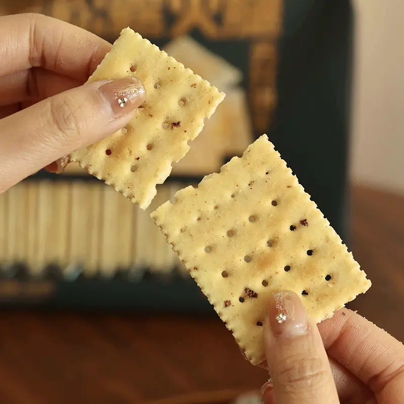 Schwarze Trüffel-Schinken-Soda-Cracker